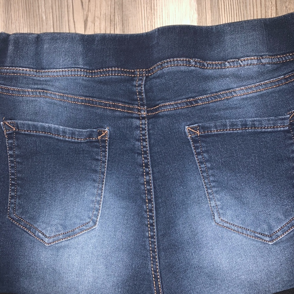 Black🌻Daisy Jean Shorts - Picture 4 of 6